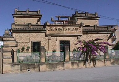 Casa de la Piedra, 2001